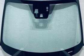 Предно стъкло MAZDA 2 2015- АКУСТИКА+КАМЕРА+СЕНЗОР на ниска цена