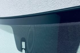 Предно стъкло MAZDA 3 2013- АКУСТИКА+СЕНЗОР ЗА ДЪЖД/ЗАЗОР-2 на ниска цена