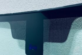 Предно стъкло MAZDA 5 2005-2010 с датчик за дъжд/засенчване.-2 на ниска цена