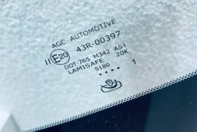 Предно стъкло MAZDA 6 GL 2016- АКУСТИКА+СЕНЗОР+КАМЕРА-3 на ниска цена