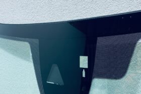 Предно стъкло MAZDA CX-5 2019- АКУСТИКА+КАМЕРА СЕНЗОР+ОГРЯВАНЕ+HUD-2 на ниска цена