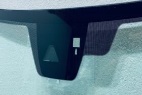 Предно стъкло MAZDA CX-5 2019- СЕНЗОР ЗА КАМЕРА + ОТОПЛЕНИЕ + HUD-2 на ниска цена