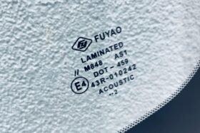 Предно стъкло MAZDA CX5 2013- 2xКамера+Акустика-3 на ниска цена