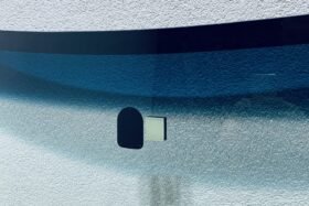 ПРЕДНО СТЪКЛО MAZDA DEMIO 1998-2003-2 на ниска цена