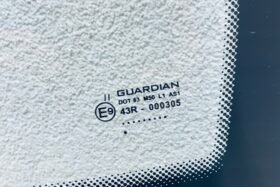 Предно стъкло MERCEDES 190 W201 4D 1982-1984-2 на ниска цена