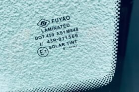 Предно стъкло MERCEDES A B W169 2004-2012-3 на ниска цена