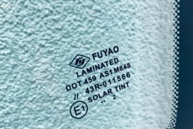 Предно стъкло MERCEDES A B W169 2004-2012-3 на ниска цена