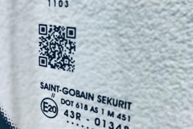 Предно стъкло MERCEDES A CLA GLA 2015- АКУ+КАМ+СЕН-3 на ниска цена