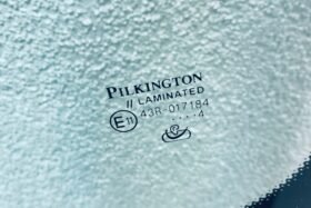 Предно стъкло MERCEDES A CLA GLA W176 2012-2015 АКУСТИКА+СЕНЗОР-3 на ниска цена