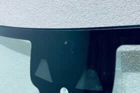 Предно стъкло MERCEDES A CLA W177 C118 X118 2018- АКУСТИКА+КАМЕРА+СЕНЗОР-2 на ниска цена