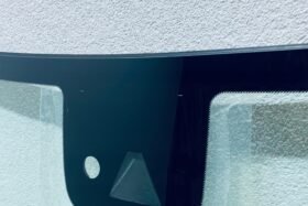 Предно стъкло MERCEDES A W177 CLA C118 АКУ+КАМ+СЕН-2 на ниска цена