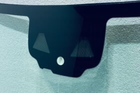 Предно стъкло MERCEDES A W177 CLA C118 X118 2022- АКУСТИКА+КАМЕРА+СЕНЗОР-2 на ниска цена