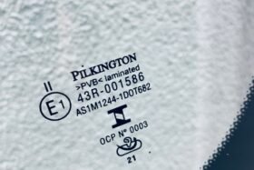 Предно стъкло MERCEDES B W246 2015- АКУСТИЧНО+СЕНЗОР-3 на ниска цена