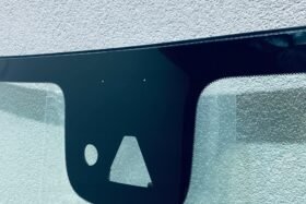 Предно стъкло MERCEDES B W247 2019- GLA H247 EQA H243 2020- КАМЕРА+СЕНЗОР-2 на ниска цена