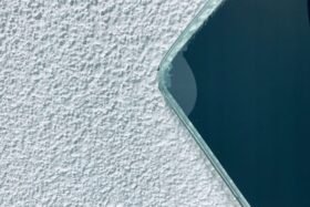 Предно стъкло MERCEDES C W201 1985-1993-4 на ниска цена