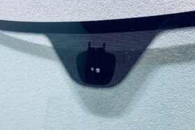 Предно стъкло MERCEDES C W203 4D/KBI 2003-2007 СЕНЗОР-2 на ниска цена