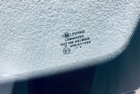 Предно стъкло MERCEDES C W203 4D/KBI 2003-2007 СЕНЗОР-3 на ниска цена