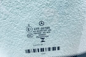 Предно стъкло MERCEDES C W204 2011-2014 СЕНЗОР+КAMERA+OE-3 на ниска цена