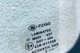 Предно стъкло MERCEDES C W205 14- ANT+KAM+SEN+HUD-3 на ниска цена