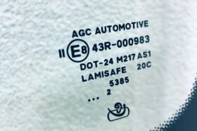 Предно стъкло MERCEDES C W205 14-ANT+KAM+SENS-3 на ниска цена