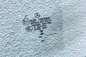 Предно стъкло MERCEDES C W205 2014- АНТЕНА+КАМЕРА СЕНЗОР+ОРИГИНАЛ-3 на ниска цена