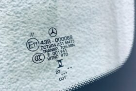 Предно стъкло MERCEDES C W205 2014- АНТЕНА+КУМЕРА+СЕНЗОР+ОРИГИНАЛ-3 на ниска цена