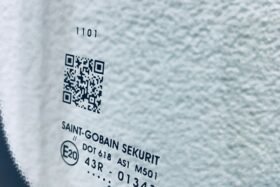 Предно стъкло MERCEDES C W205 2014- КАМЕРА+СЕНЗОР-3 на ниска цена