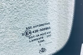 Предно стъкло MERCEDES C W205 2018- АКУ+КАМ+СЕН-3 на ниска цена