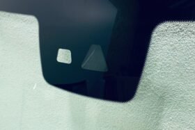 Предно стъкло MERCEDES C W205 2018- АКУ+КАМ+СЕН-3 на ниска цена