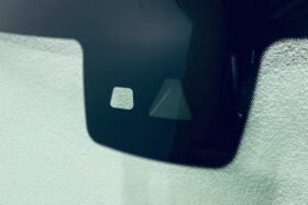 Предно стъкло MERCEDES C W205 2018- АКУ+КАМ+СЕНЗОР-2 на ниска цена