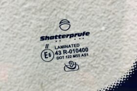 Предно стъкло MERCEDES C W205 2018- АКУ+КАМ+СЕНЗОР-3 на ниска цена