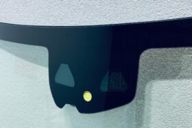 Предно стъкло MERCEDES C W206 SOLAR+КАМЕРА+СЕНЗОР+ОТОПЛЕНИЕ + HUD+ОРИГИНАЛ-2 на ниска цена