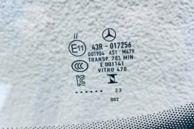 Предно стъкло MERCEDES C W206 SOL+KAM+SEN+GRZ+HUD-3 на ниска цена