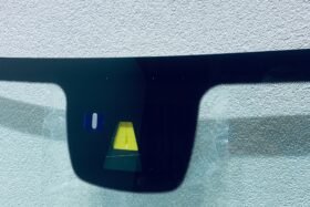 Предно стъкло MERCEDES CLS 218 2011- СЕНЗОР ЗА НАГРЯВАНЕ + ОРИГИНАЛ-2 на ниска цена