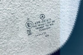 Предно стъкло MERCEDES CLS C257 2018- SOLAR+КАМЕРА + СЕНЗОР + HUD + ОРИГИНАЛ-3 на ниска цена