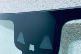 Предно стъкло MERCEDES E W213 2016- АКУСТИЧНО+КАМЕРА+СЕНЗОР-2 на ниска цена