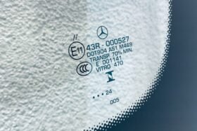 Предно стъкло MERCEDES E W213 2020-2023 SOLAR+КАМЕРА+СЕНЗОР HUD+АНТ+OE-3 на ниска цена