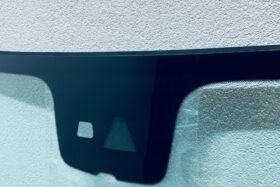 Предно стъкло MERCEDES E W213 2023- СЕНЗОР + КАМЕРА-2 на ниска цена