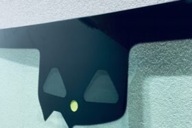 Предно стъкло MERCEDES EQE V295 2022- КАМЕРА+СЕНЗОР ЗА ОТОПЛЕНИЕ+HUD+ОРИГИНАЛ-2 на ниска цена