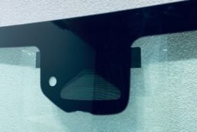 Предно стъкло MERCEDES EQE V295 2022- КАМЕРА+СЕНЗОР+HUD + ОТОПЛЕНИЕ+ОРИГИНАЛ-2 на ниска цена