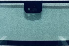 Предно стъкло MERCEDES G W463 II 2018- АКУСТИКА+КАМЕРА+СЕНЗОР на ниска цена