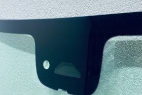 Предно стъкло MERCEDES GLB X247 2020-EQB C243 22-АКУСТИКА+КАМЕРА+СЕНЗОР+OE-2 на ниска цена