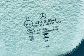 Предно стъкло MERCEDES GLB X247 2020-EQB C243 22-АКУСТИКА+КАМЕРА+СЕНЗОР+OE-3 на ниска цена