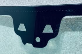 Предно стъкло MERCEDES GLB X247 EQB C243 2020- АКУСТИКА+КАМЕРА+СЕНЗОР+HUD-2 на ниска цена