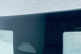 Предно стъкло MERCEDES GLC II X254 2022- АКУСТИКА+КАМЕРА+СЕНЗОР-2 на ниска цена