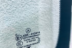 Предно стъкло MERCEDES GLC X253 19- KAM+SEN+HUD+OE-3 на ниска цена