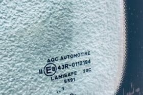 Предно стъкло MERCEDES GLC X253 2015- АНТЕНА+КАМЕРА+СЕНЗОР+HUD-3 на ниска цена