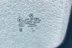 Предно стъкло MERCEDES S W223 АКУСТИКА+СЕНЗОР + КАМЕРА+ОГРЯВАНЕ+OE-3 на ниска цена