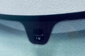 Предно стъкло MERCEDES SL R230 2001-2004 АНТЕНА+СЕНЗОР+ОГРЯВАНЕ-2 на ниска цена