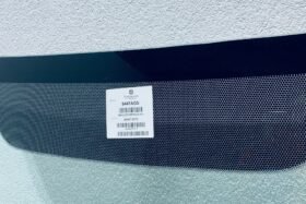 Предно стъкло MERCEDES SPRINTER 910 2018--2 на ниска цена